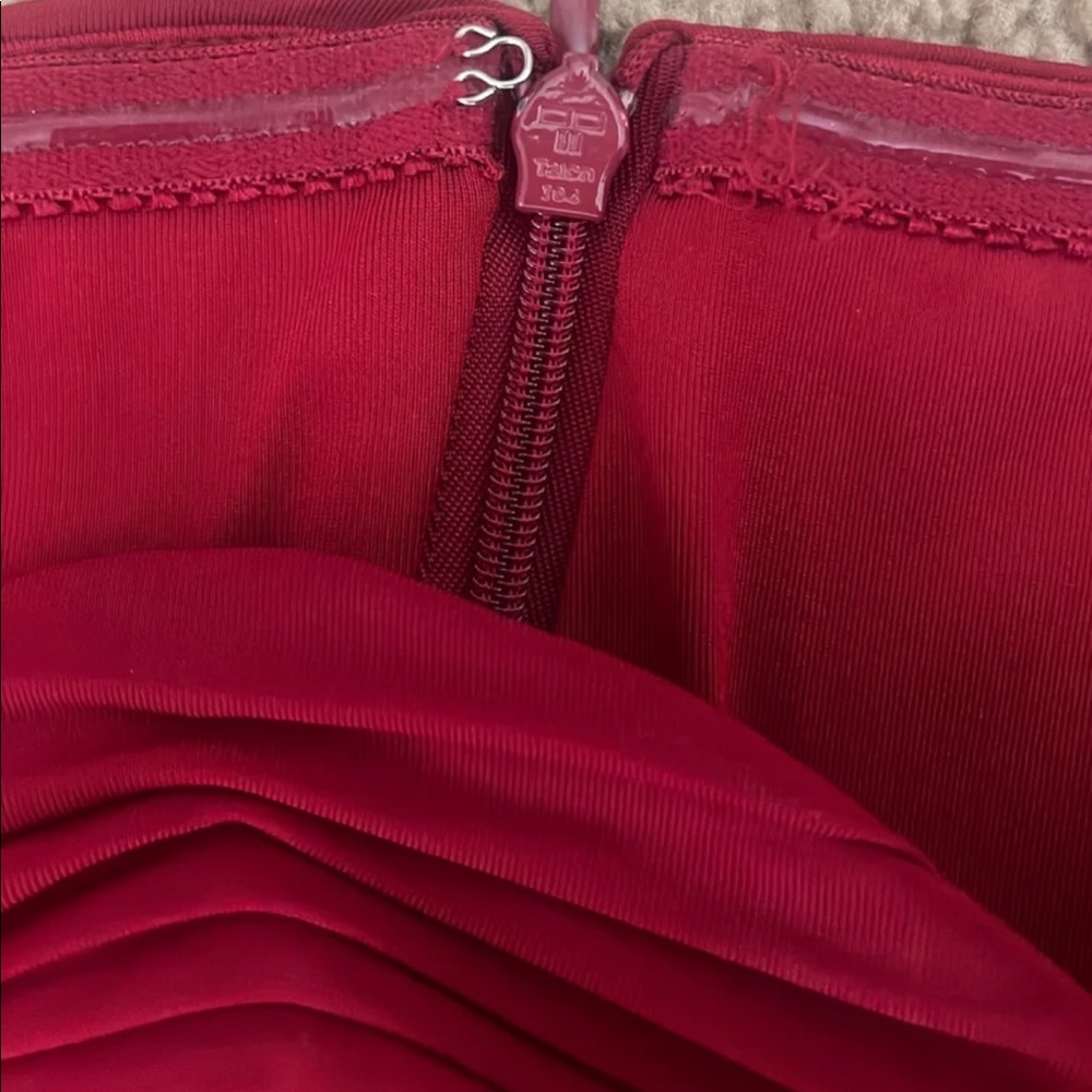 bebgmaxazria Red strapless ❤️ heart dress size2 - Picture 9 of 9